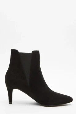Quiz Boots><noscript><img width=