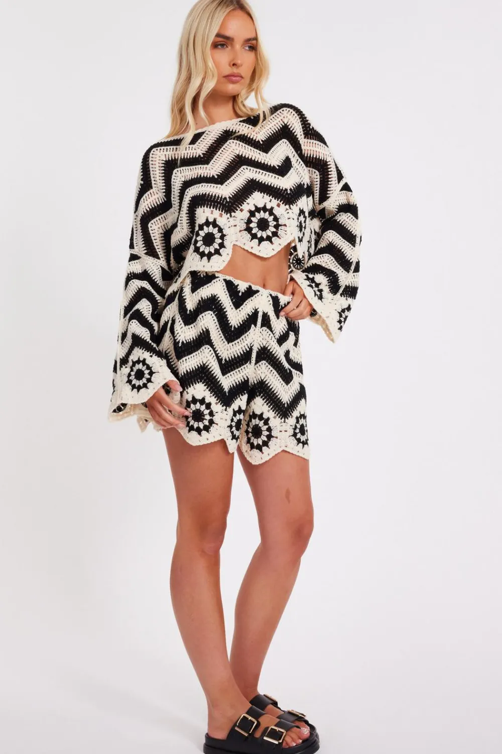 Quiz Summer Clothes|Shorts>Crochet Scalloped Shorts