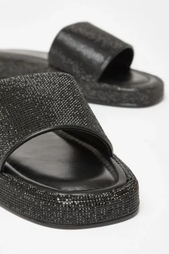 Quiz Sandals|Holiday Shoes><noscript><img width=
