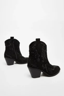 Quiz Boots><noscript><img width=