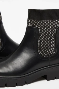 Quiz Boots><noscript><img width=
