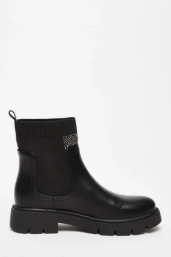 Quiz Boots><noscript><img width=