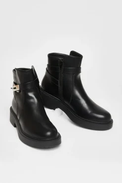 Quiz Boots><noscript><img width=