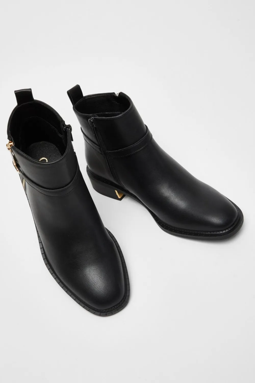 Quiz Boots>Black Faux Leather Ankle Boot