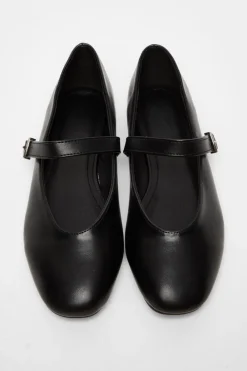 Quiz Pumps|Flats><noscript><img width=