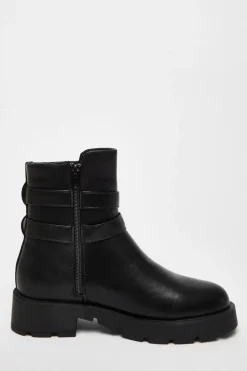 Quiz Boots><noscript><img width=