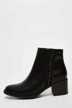 Quiz Boots>Black Faux Leather Embellished Ankle Boot