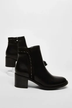 Quiz Boots><noscript><img width=