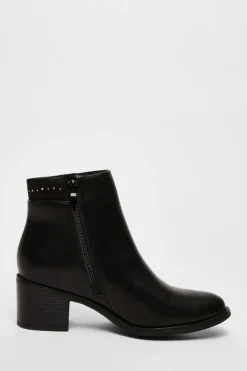 Quiz Boots><noscript><img width=