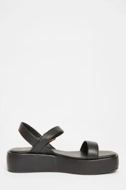 Quiz Sandals|Holiday Shoes><noscript><img width=