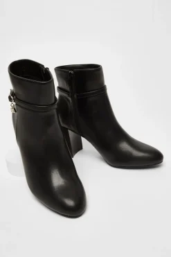 Quiz Boots><noscript><img width=