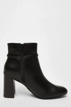 Quiz Boots><noscript><img width=