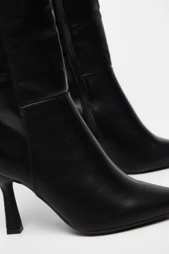 Quiz Boots><noscript><img width=
