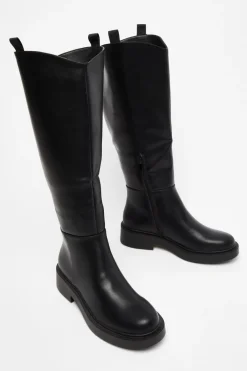 Quiz Boots><noscript><img width=