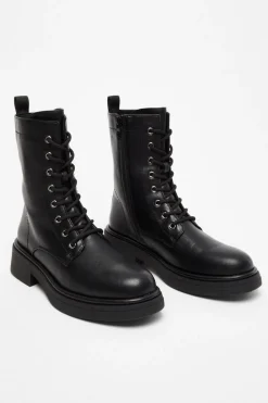 Quiz Boots><noscript><img width=