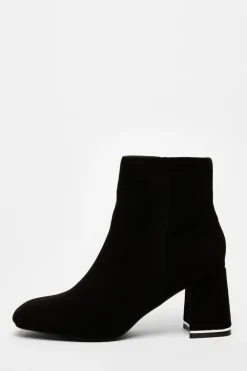 Quiz Boots>Black Faux Suede Ankle Boot