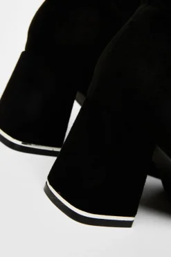 Quiz Boots><noscript><img width=