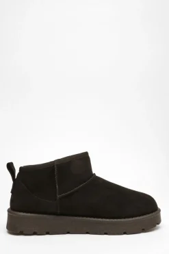 Quiz Boots><noscript><img width=