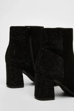 Quiz Boots><noscript><img width=