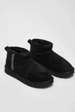 Quiz Boots><noscript><img width=