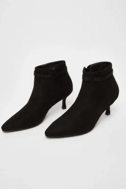 Quiz Boots><noscript><img width=