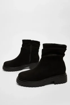 Quiz Boots><noscript><img width=