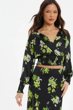 Quiz Going Out Tops|Crop Tops>Black Floral Wrap Crop Top