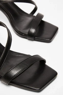 Quiz Heels><noscript><img width=