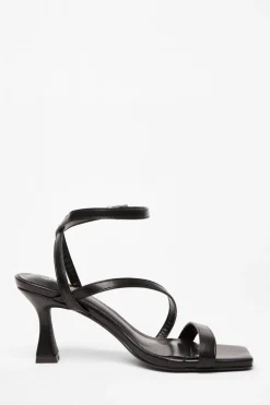 Quiz Heels><noscript><img width=