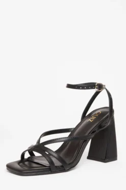 Quiz Heels>Strappy High Block Heels