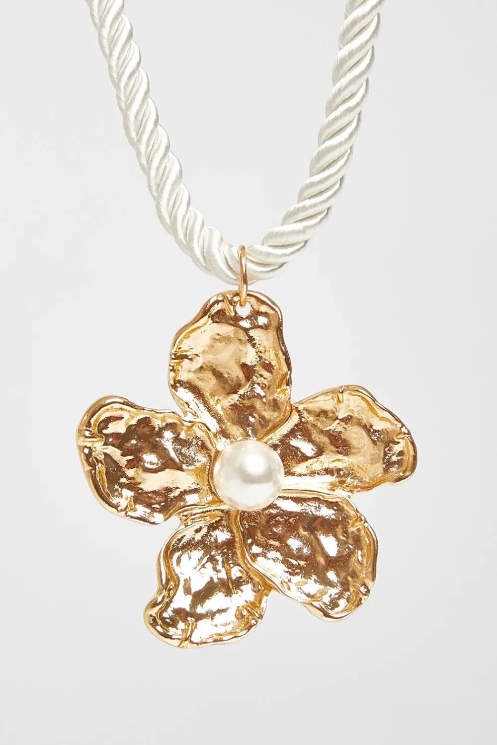 Quiz Jewellery|Holiday Accessories>Gold Flower Pendant Necklace