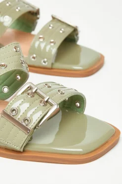 Quiz Sandals|Holiday Shoes><noscript><img width=