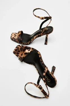 Quiz Heels|Sandals><noscript><img width=