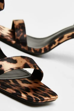 Quiz Heels|Sandals><noscript><img width=