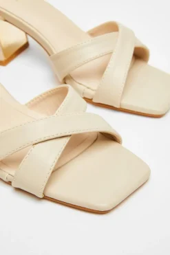 Quiz Heels><noscript><img width=