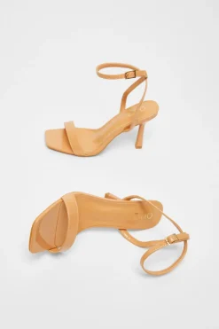 Quiz Sandals|Heels><noscript><img width=