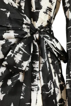 Quiz Wrap Dresses|Satin Dresses><noscript><img width=