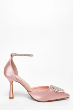 Quiz Prom & Ball|Heels><noscript><img width=