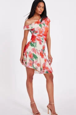 Quiz Trending: Red|Summer Clothes><noscript><img width=