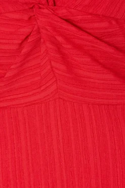 Quiz Trending: Red|Summer Clothes><noscript><img width=