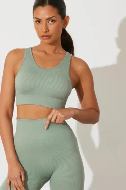 Quiz Crop Tops|Tops><noscript><img width=