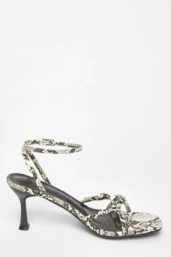 Quiz Heels><noscript><img width=