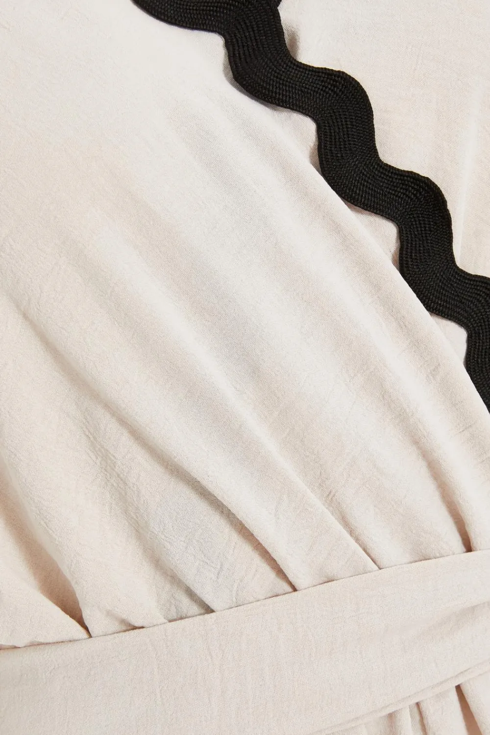 Quiz Playsuits|Summer Clothes>Wavy Trim Playsuit