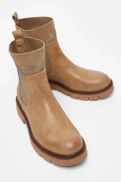 Quiz Boots><noscript><img width=