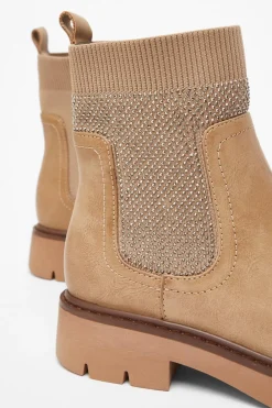 Quiz Boots><noscript><img width=