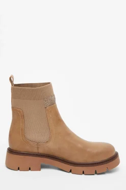 Quiz Boots><noscript><img width=