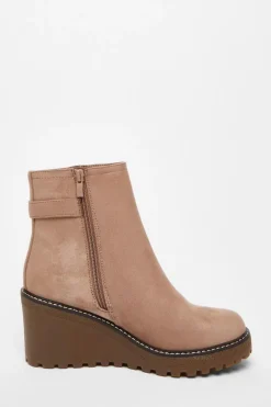 Quiz Wedges|Boots><noscript><img width=