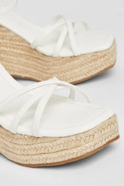 Quiz Wedges|Holiday Shoes><noscript><img width=