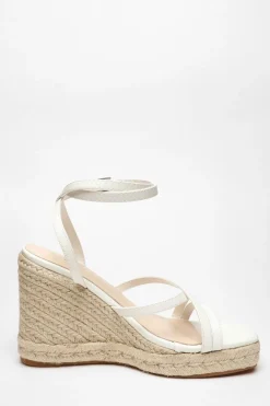 Quiz Wedges|Holiday Shoes><noscript><img width=