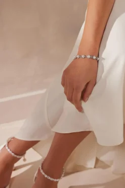 Quiz Wedding Accessories|Jewellery>White Pearl Toggle Bracelet